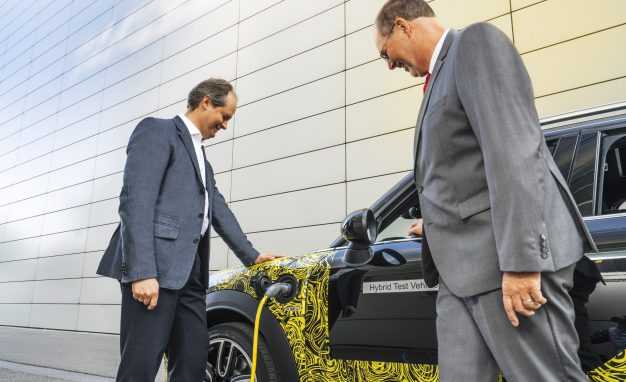 mini-plug-in-hybrid-2-626x382