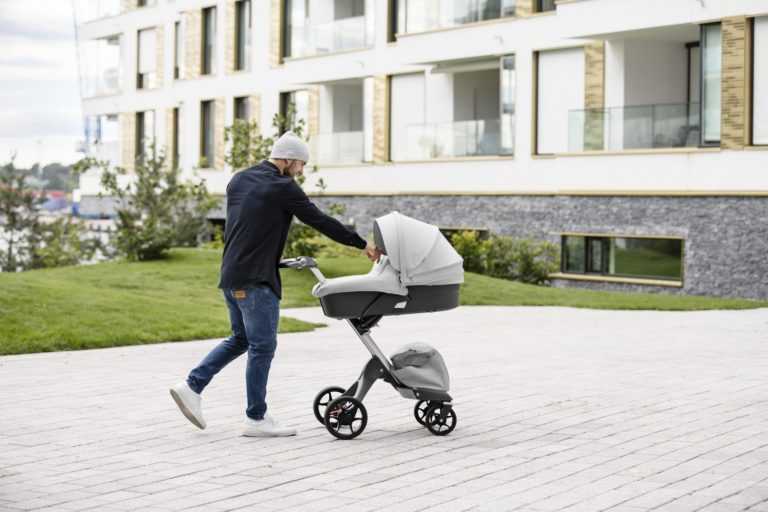 30690-xplory-stroller-carry-cot-grey-melange-in-setting-screen-768x512