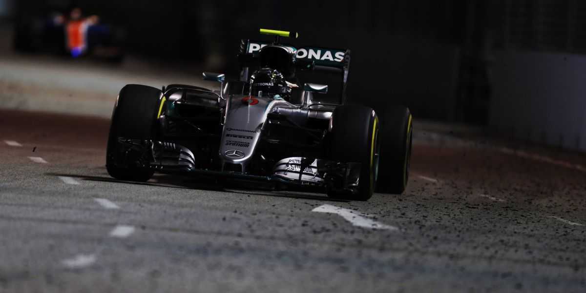 rosberg-singa16-fp1-a1200